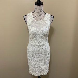 City Triangles White Ivory Gold Sequined Sleeveless Dress Size 5